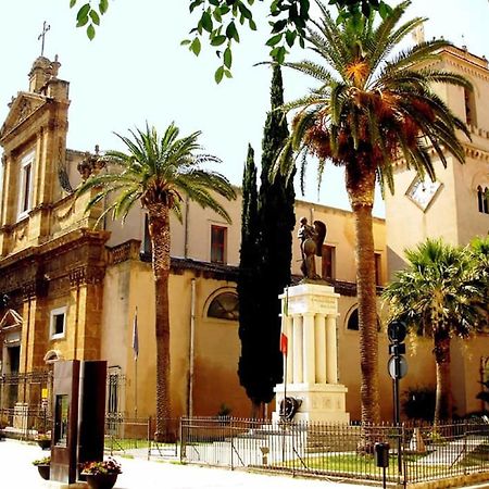 Il Girasole Del Centro Storico Villa Алкамо Екстериор снимка